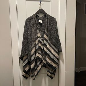 BCBG woven wrap